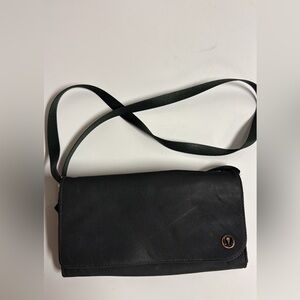Lululemon dark green wallet clutch crossbody